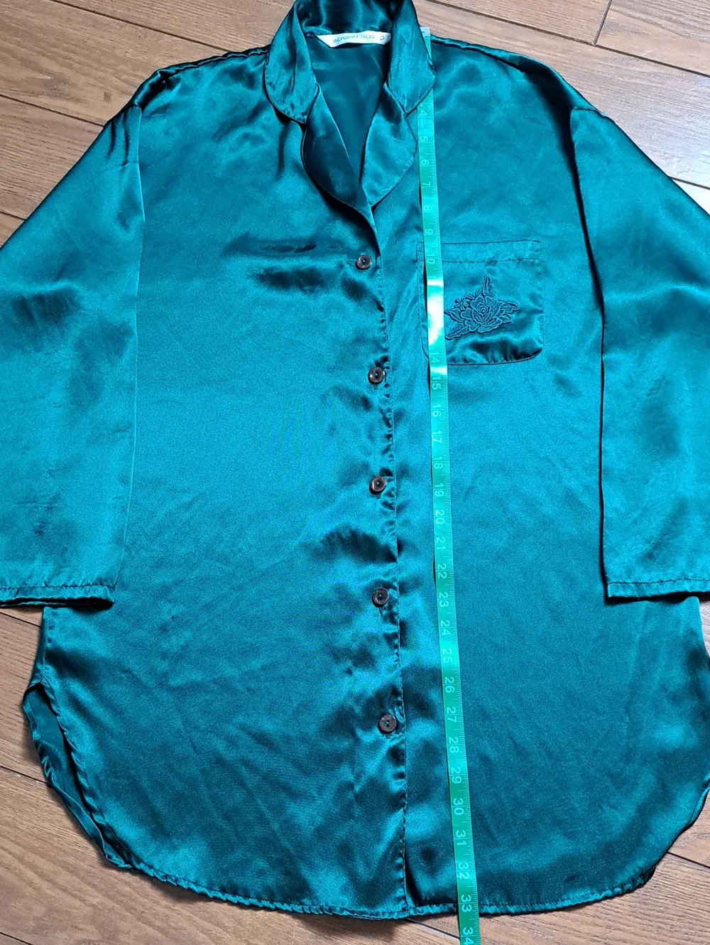 Vintage Y2K Victoria’s Secret Emerald Satin Robe XS Pink Heart Tag